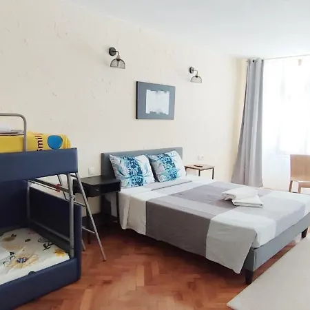 Mrhost Apartment